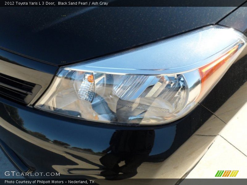 Black Sand Pearl / Ash Gray 2012 Toyota Yaris L 3 Door
