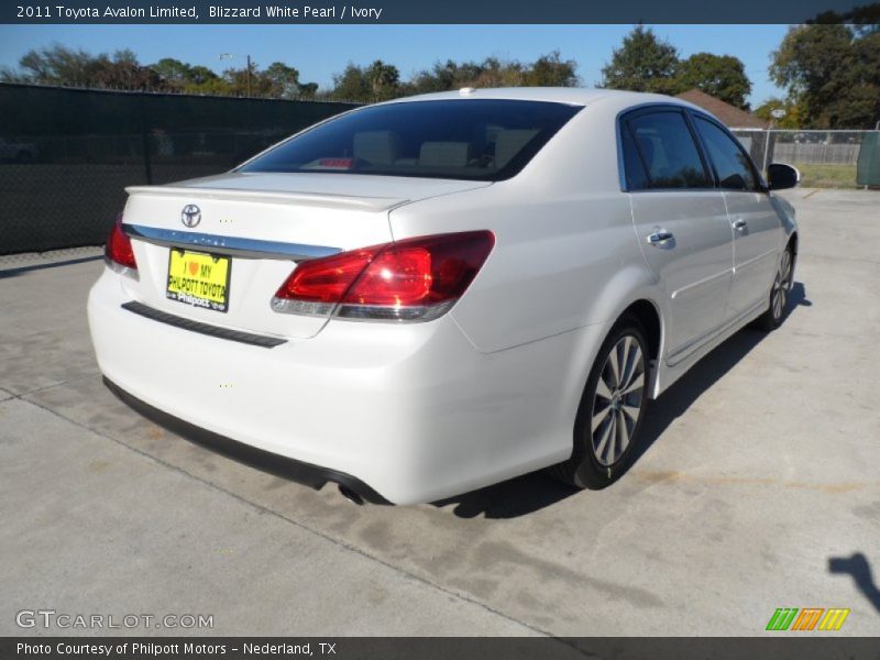 Blizzard White Pearl / Ivory 2011 Toyota Avalon Limited