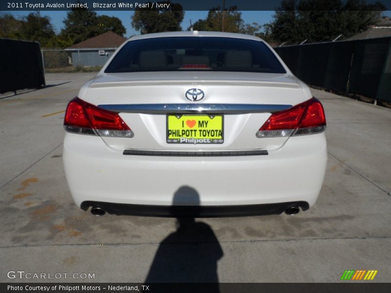Blizzard White Pearl / Ivory 2011 Toyota Avalon Limited
