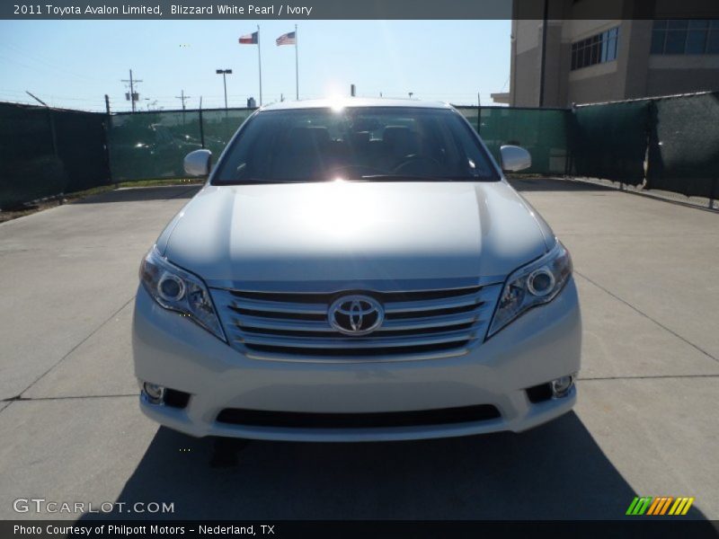 Blizzard White Pearl / Ivory 2011 Toyota Avalon Limited