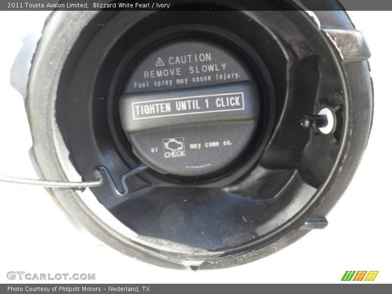 Blizzard White Pearl / Ivory 2011 Toyota Avalon Limited