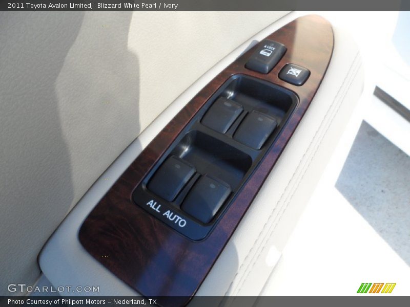 Blizzard White Pearl / Ivory 2011 Toyota Avalon Limited