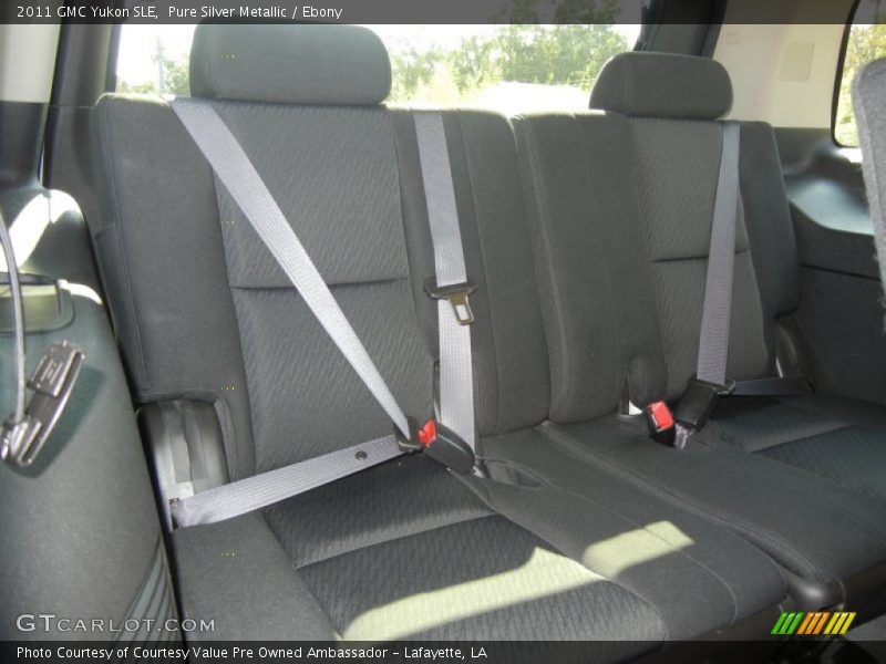Pure Silver Metallic / Ebony 2011 GMC Yukon SLE