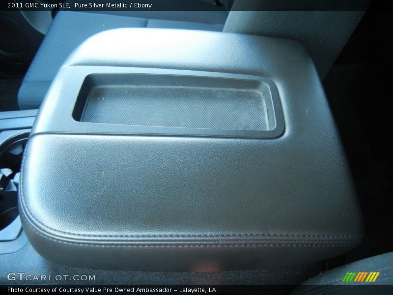 Pure Silver Metallic / Ebony 2011 GMC Yukon SLE