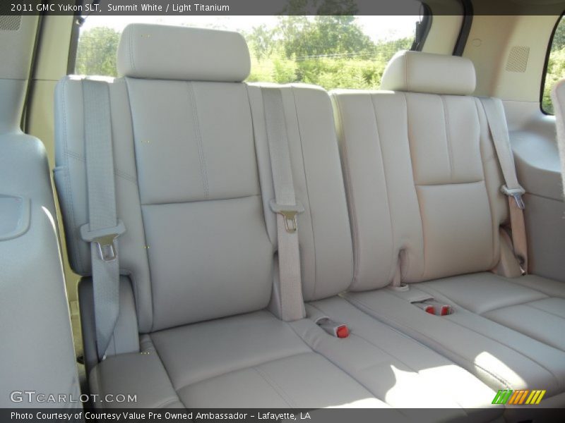 Summit White / Light Titanium 2011 GMC Yukon SLT