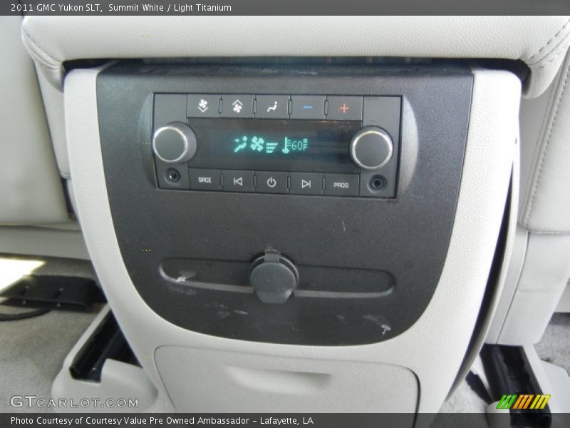 Summit White / Light Titanium 2011 GMC Yukon SLT