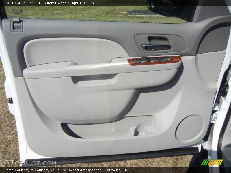 Summit White / Light Titanium 2011 GMC Yukon SLT