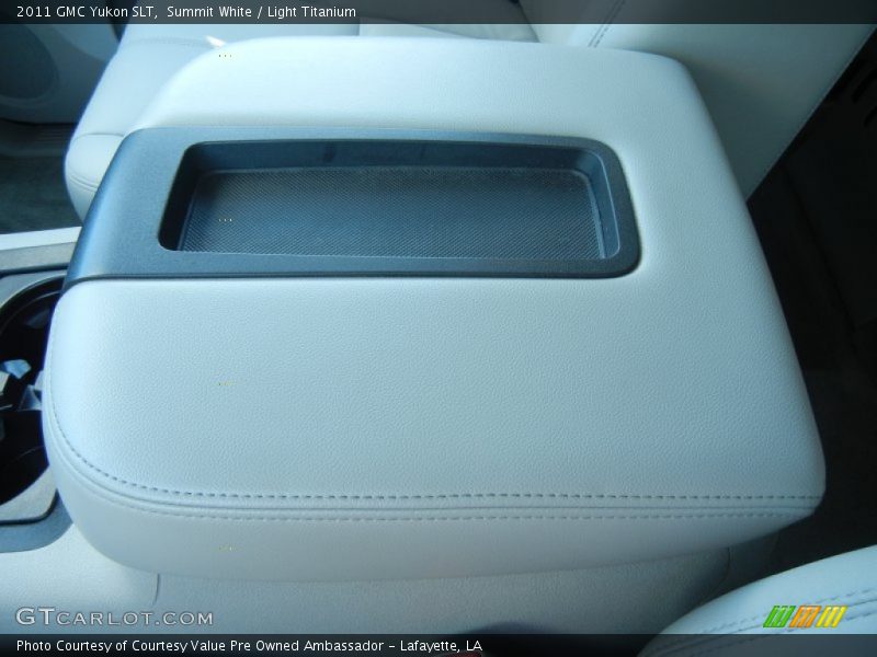 Summit White / Light Titanium 2011 GMC Yukon SLT