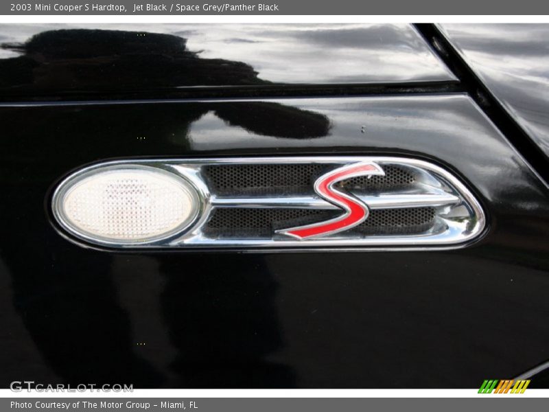 Jet Black / Space Grey/Panther Black 2003 Mini Cooper S Hardtop