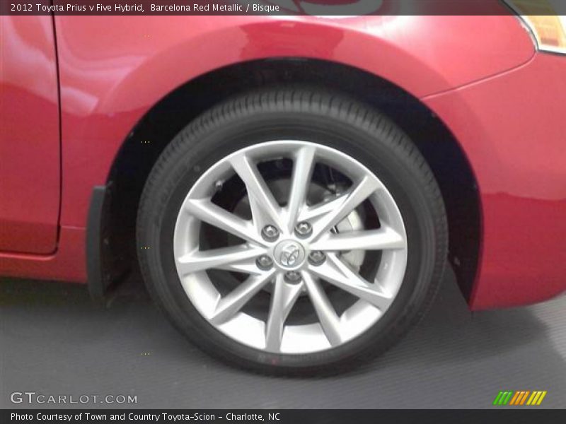 17" 10 spoke alloy wheels - 2012 Toyota Prius v Five Hybrid