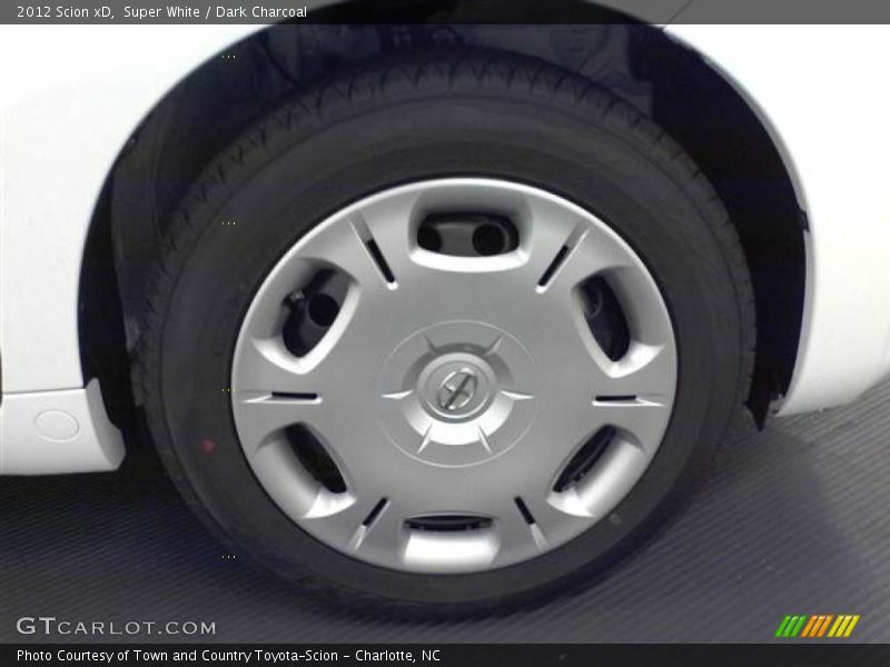 Super White / Dark Charcoal 2012 Scion xD