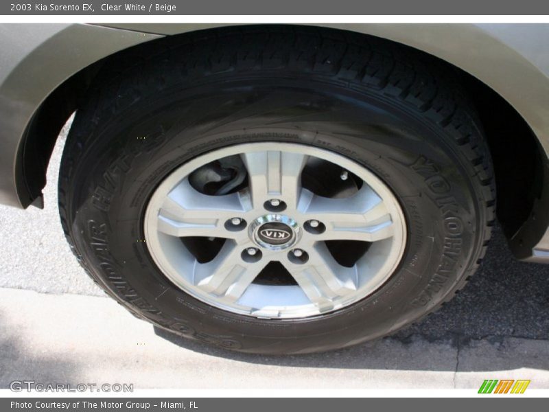 Clear White / Beige 2003 Kia Sorento EX