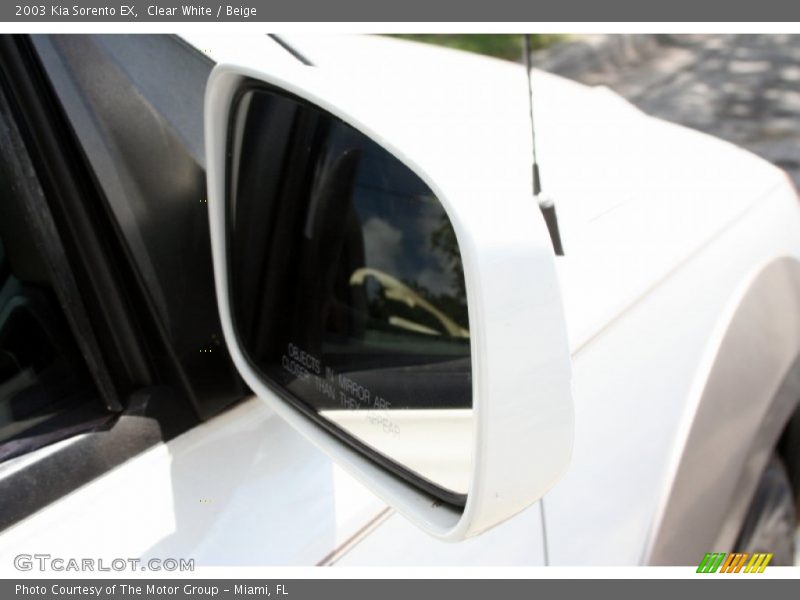 Clear White / Beige 2003 Kia Sorento EX