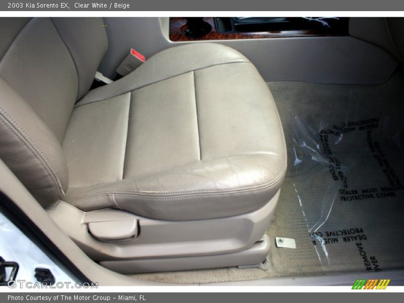 Clear White / Beige 2003 Kia Sorento EX