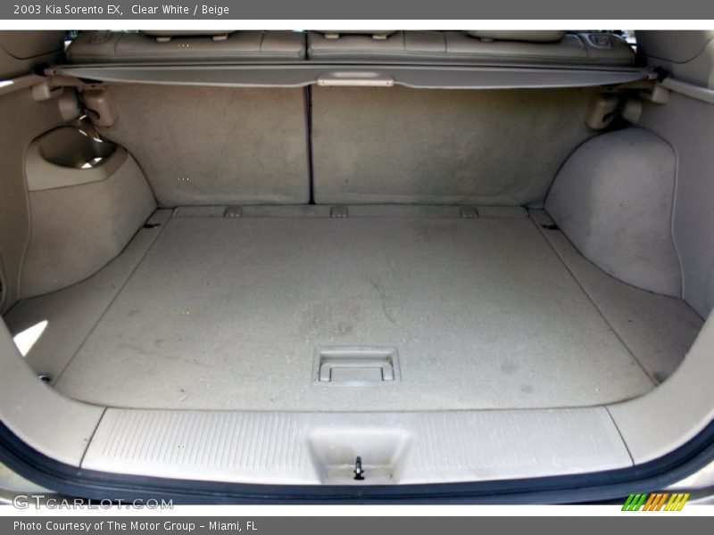 Clear White / Beige 2003 Kia Sorento EX