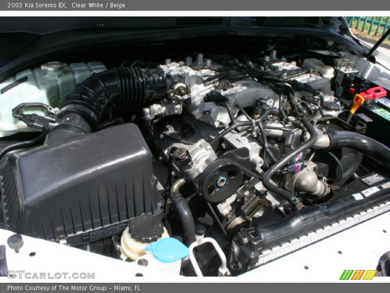 Clear White / Beige 2003 Kia Sorento EX