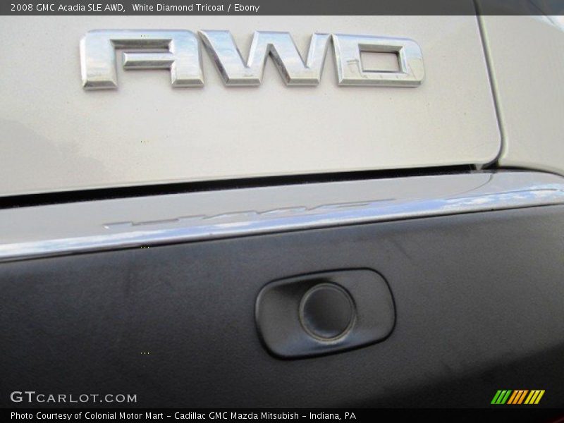 White Diamond Tricoat / Ebony 2008 GMC Acadia SLE AWD