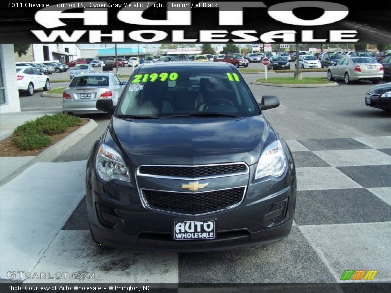 Cyber Gray Metallic / Light Titanium/Jet Black 2011 Chevrolet Equinox LS