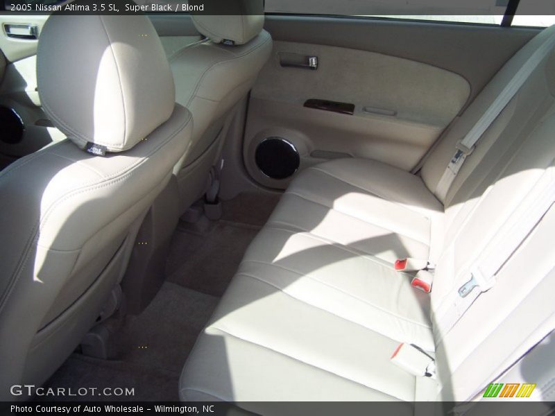 Super Black / Blond 2005 Nissan Altima 3.5 SL