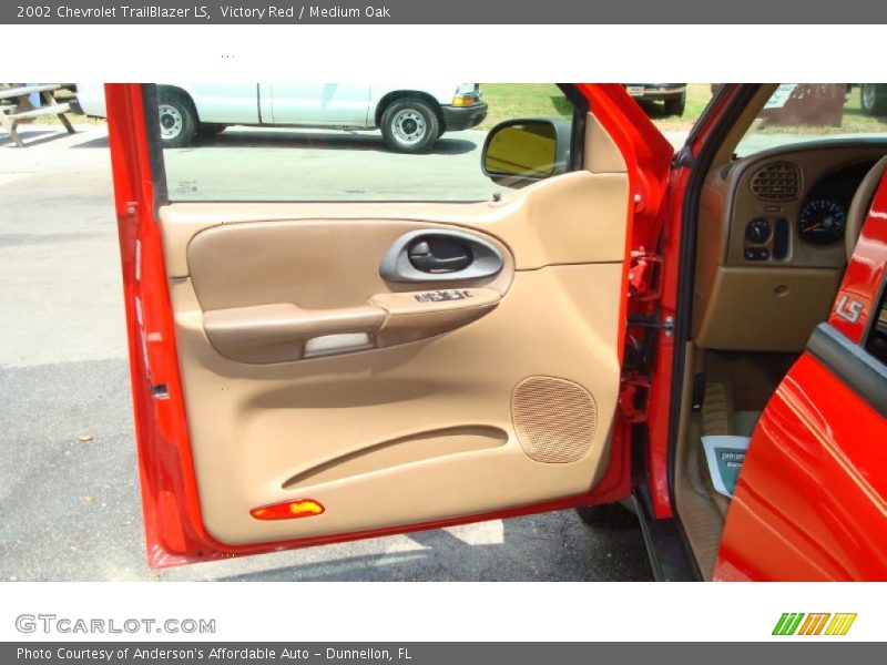 Victory Red / Medium Oak 2002 Chevrolet TrailBlazer LS