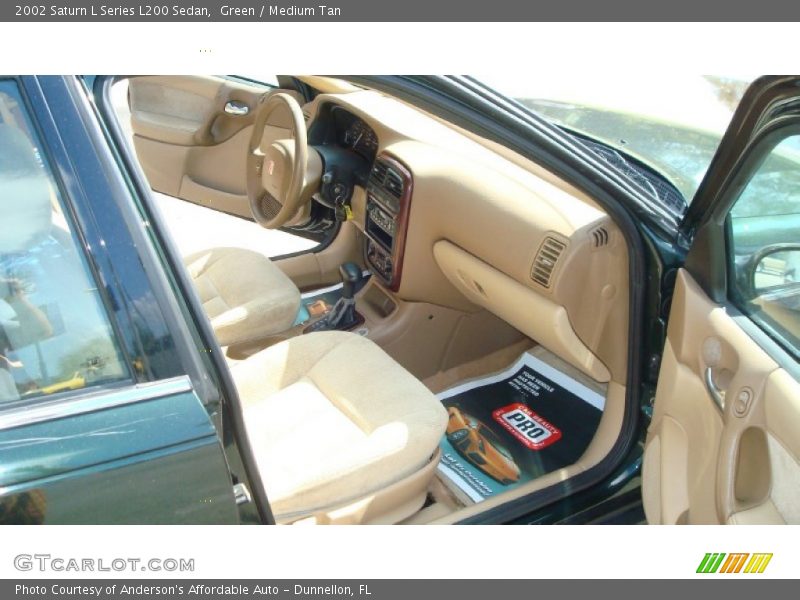 Green / Medium Tan 2002 Saturn L Series L200 Sedan