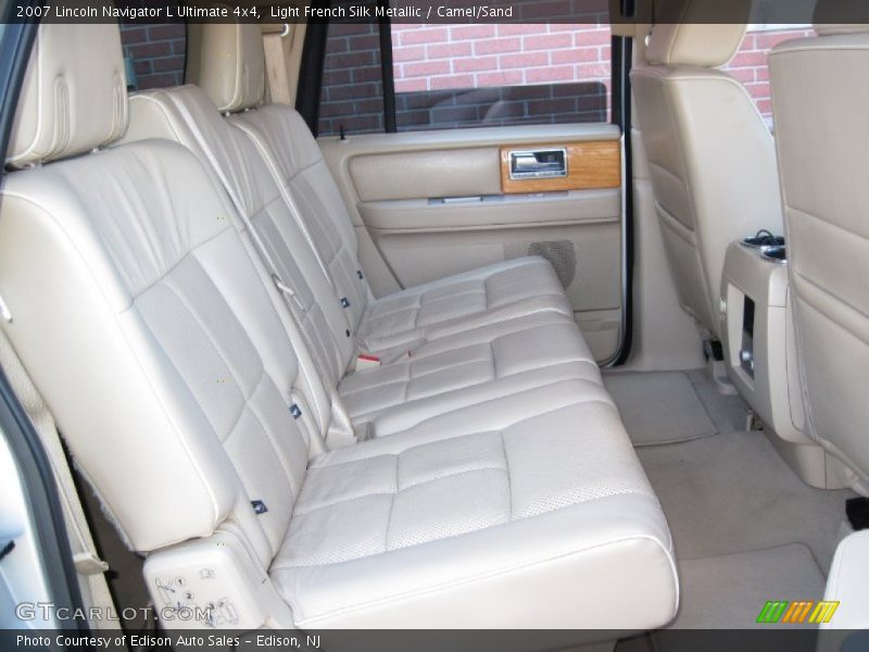 Light French Silk Metallic / Camel/Sand 2007 Lincoln Navigator L Ultimate 4x4
