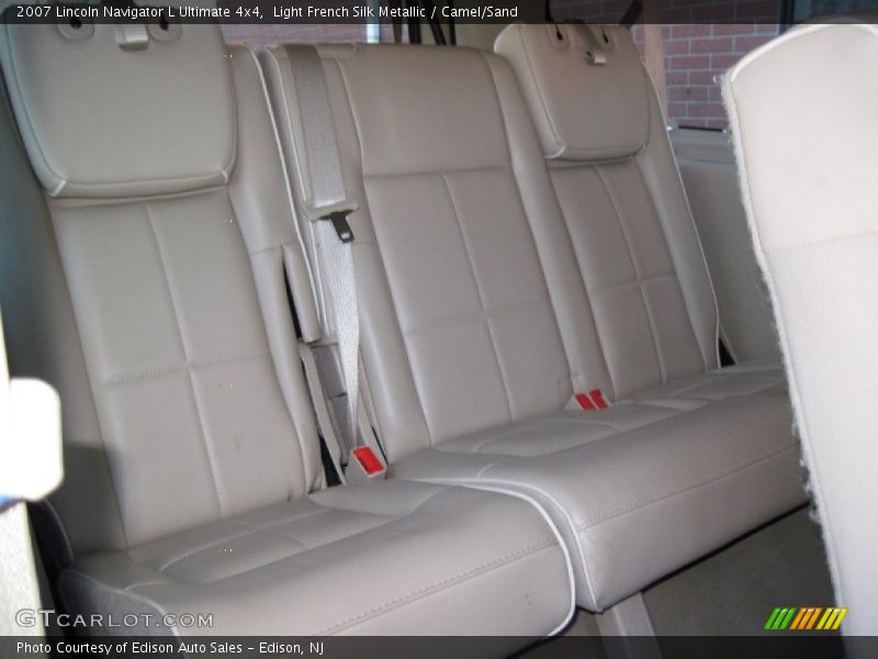 Light French Silk Metallic / Camel/Sand 2007 Lincoln Navigator L Ultimate 4x4