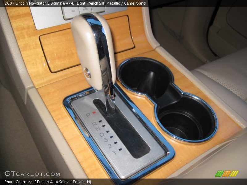 Light French Silk Metallic / Camel/Sand 2007 Lincoln Navigator L Ultimate 4x4