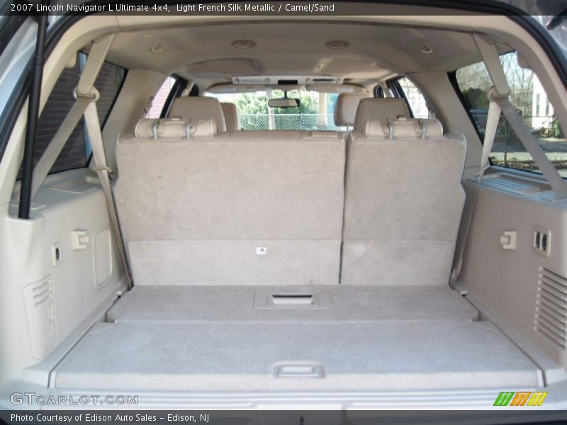 Light French Silk Metallic / Camel/Sand 2007 Lincoln Navigator L Ultimate 4x4