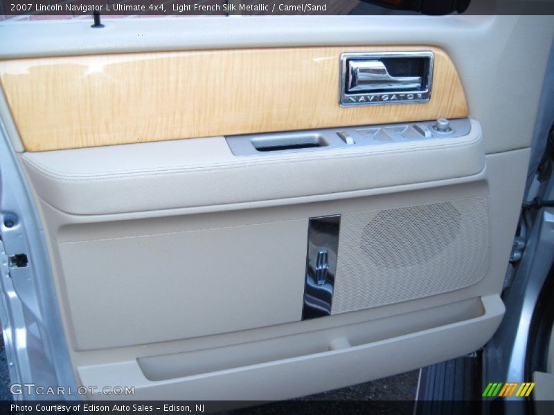 Light French Silk Metallic / Camel/Sand 2007 Lincoln Navigator L Ultimate 4x4