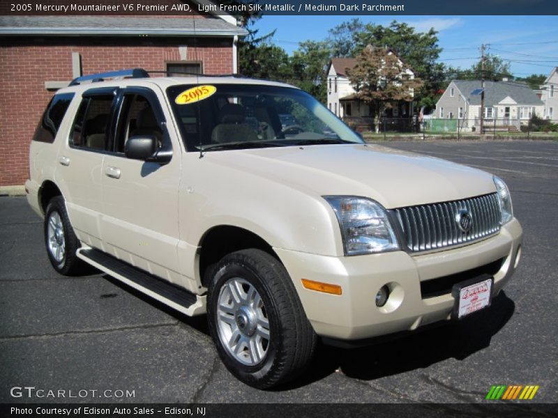 Light French Silk Metallic / Medium Dark Parchment 2005 Mercury Mountaineer V6 Premier AWD