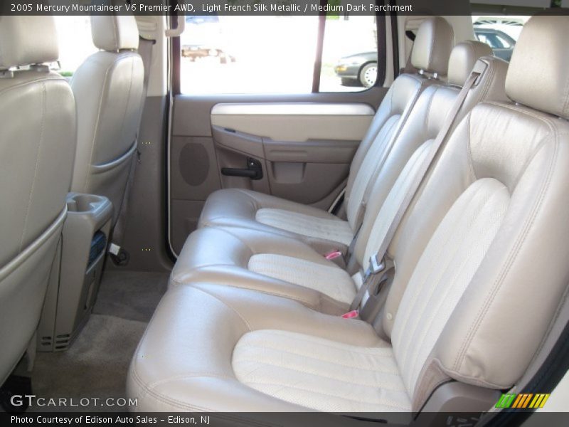 Light French Silk Metallic / Medium Dark Parchment 2005 Mercury Mountaineer V6 Premier AWD