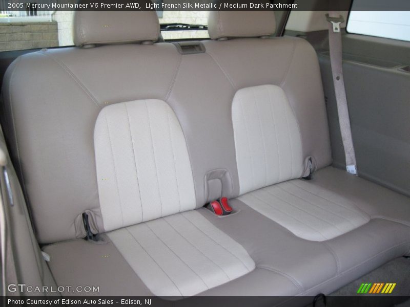 Light French Silk Metallic / Medium Dark Parchment 2005 Mercury Mountaineer V6 Premier AWD