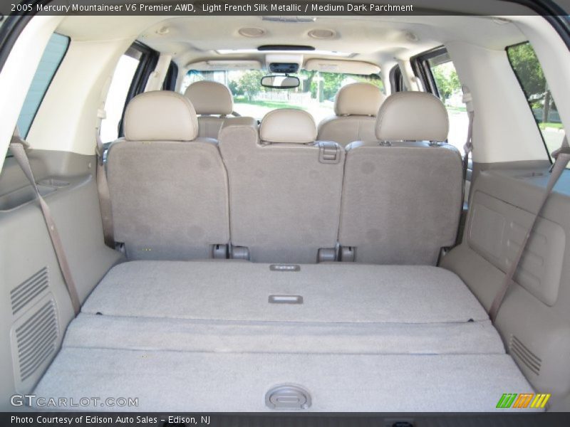Light French Silk Metallic / Medium Dark Parchment 2005 Mercury Mountaineer V6 Premier AWD