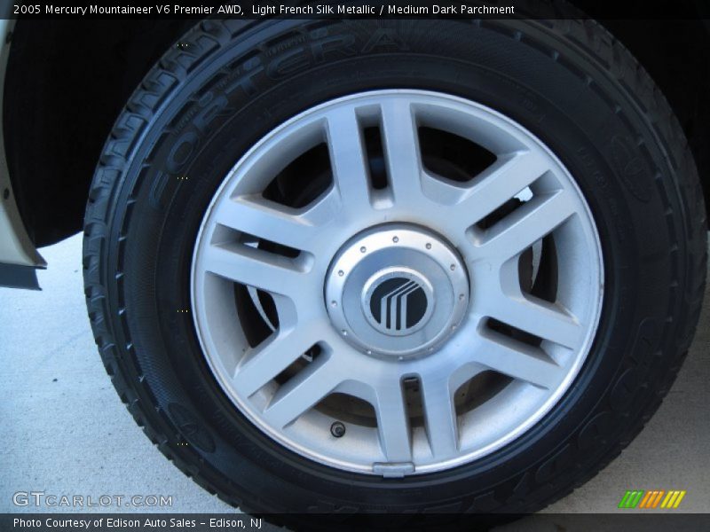Light French Silk Metallic / Medium Dark Parchment 2005 Mercury Mountaineer V6 Premier AWD