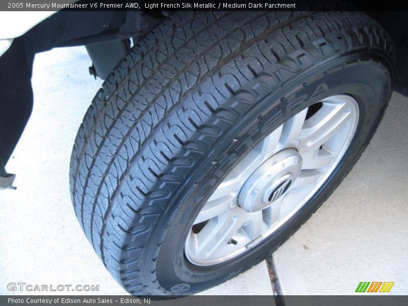 Light French Silk Metallic / Medium Dark Parchment 2005 Mercury Mountaineer V6 Premier AWD