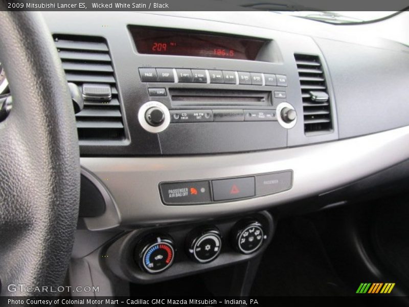 Wicked White Satin / Black 2009 Mitsubishi Lancer ES