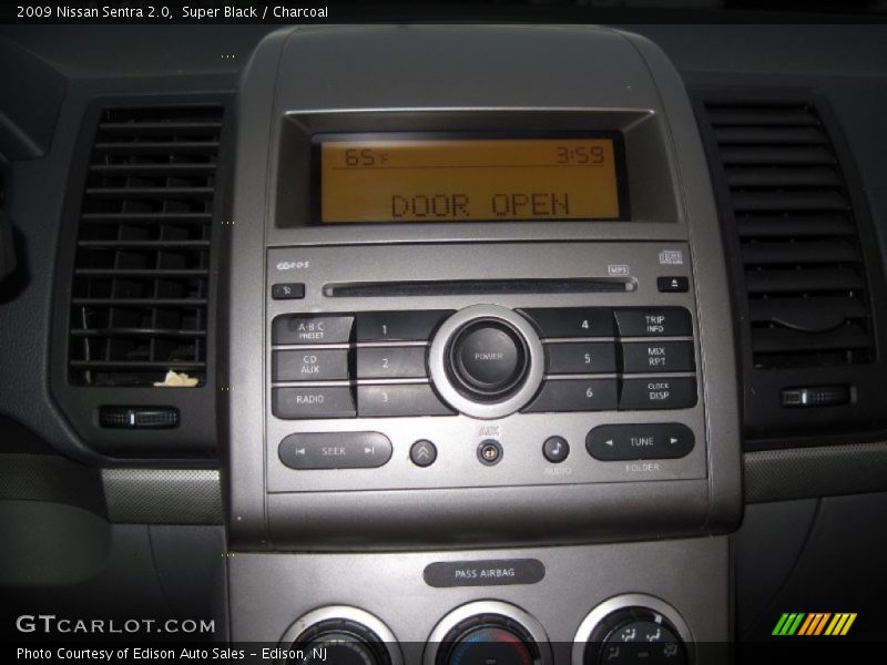 Super Black / Charcoal 2009 Nissan Sentra 2.0