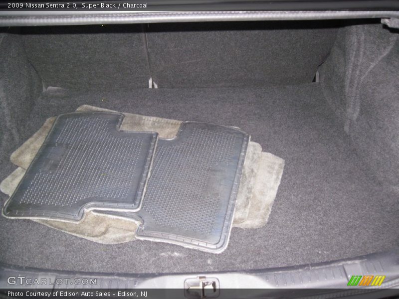 Super Black / Charcoal 2009 Nissan Sentra 2.0