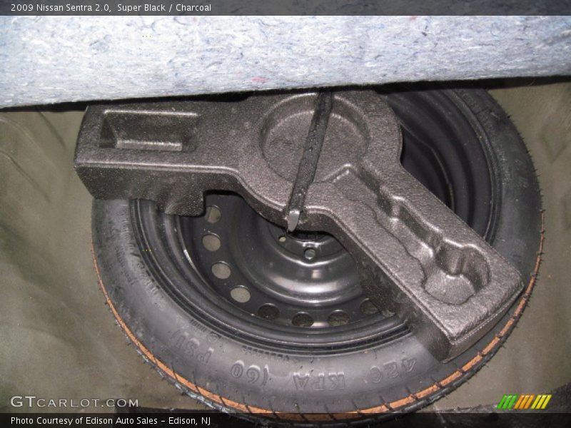 Super Black / Charcoal 2009 Nissan Sentra 2.0