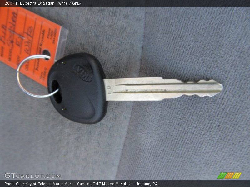 White / Gray 2007 Kia Spectra EX Sedan