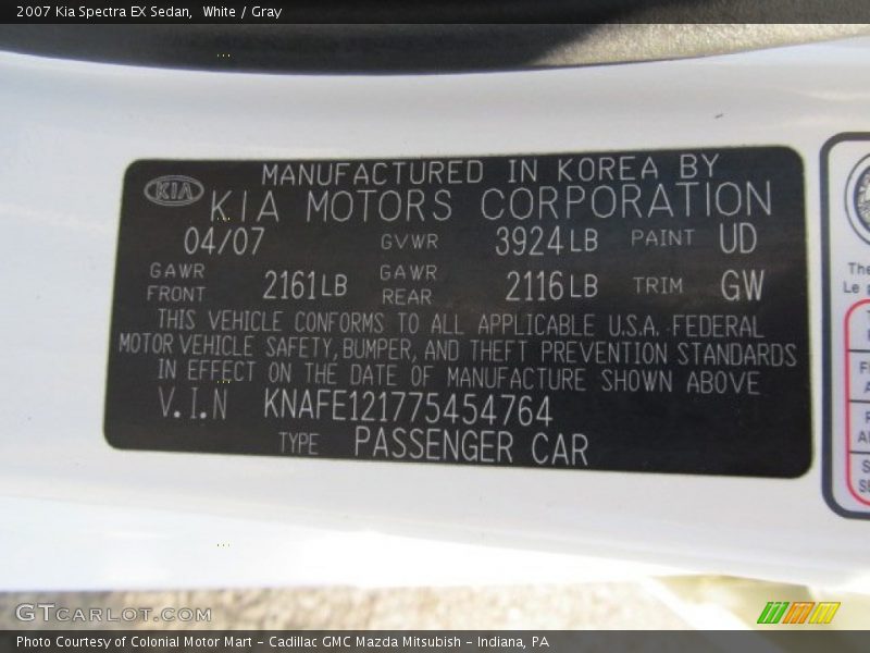 White / Gray 2007 Kia Spectra EX Sedan