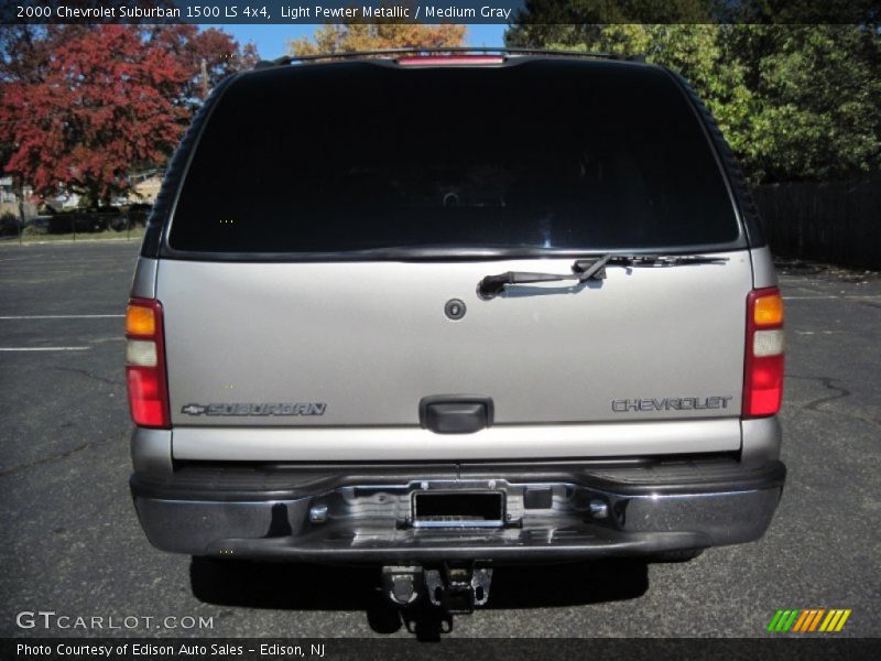 Light Pewter Metallic / Medium Gray 2000 Chevrolet Suburban 1500 LS 4x4