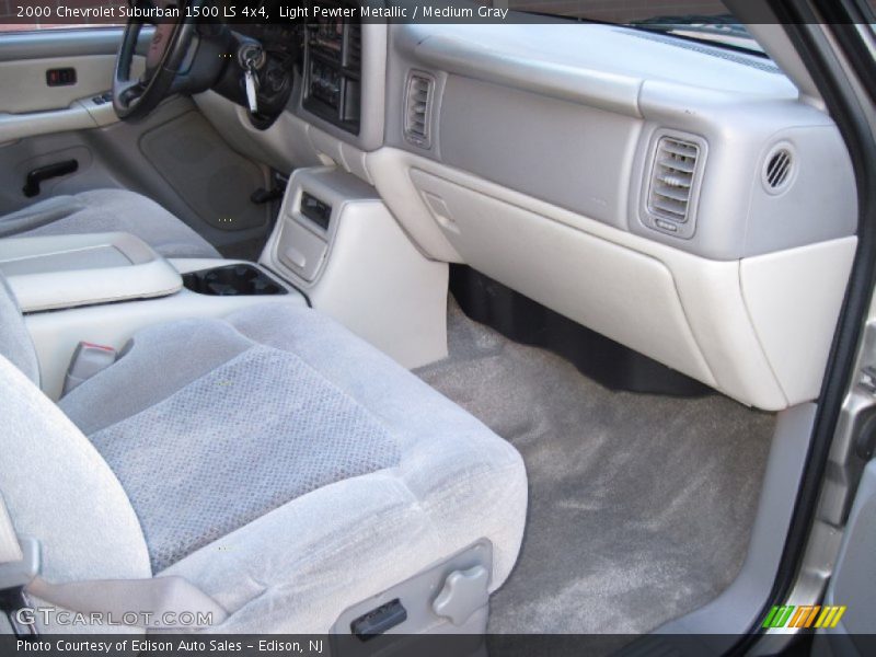 Light Pewter Metallic / Medium Gray 2000 Chevrolet Suburban 1500 LS 4x4