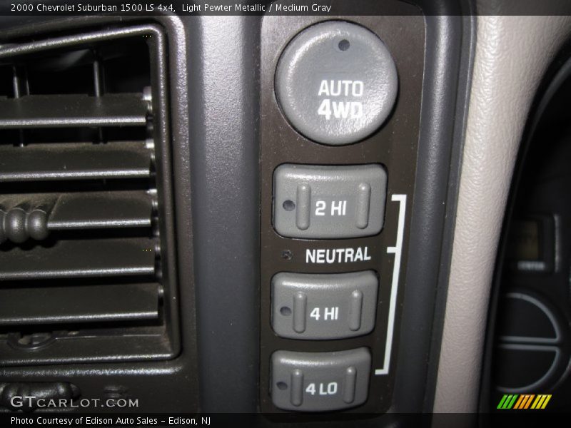 Light Pewter Metallic / Medium Gray 2000 Chevrolet Suburban 1500 LS 4x4