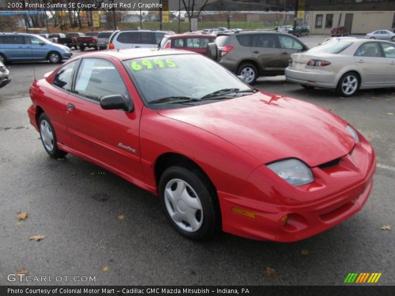 Bright Red / Graphite 2002 Pontiac Sunfire SE Coupe