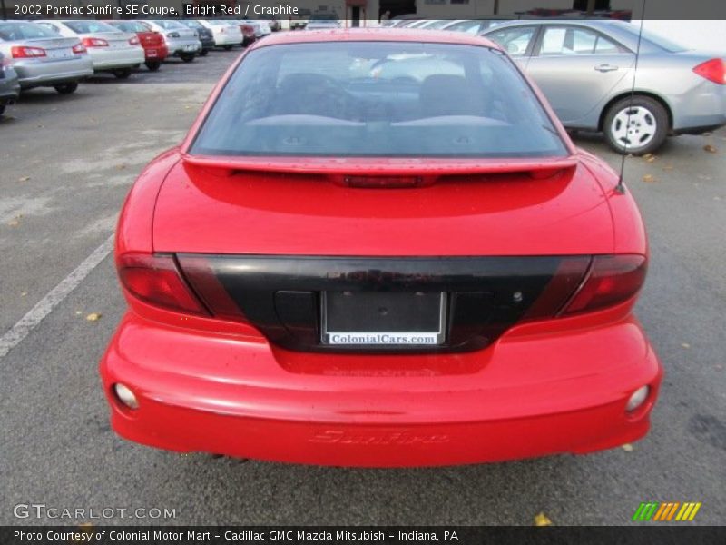 Bright Red / Graphite 2002 Pontiac Sunfire SE Coupe