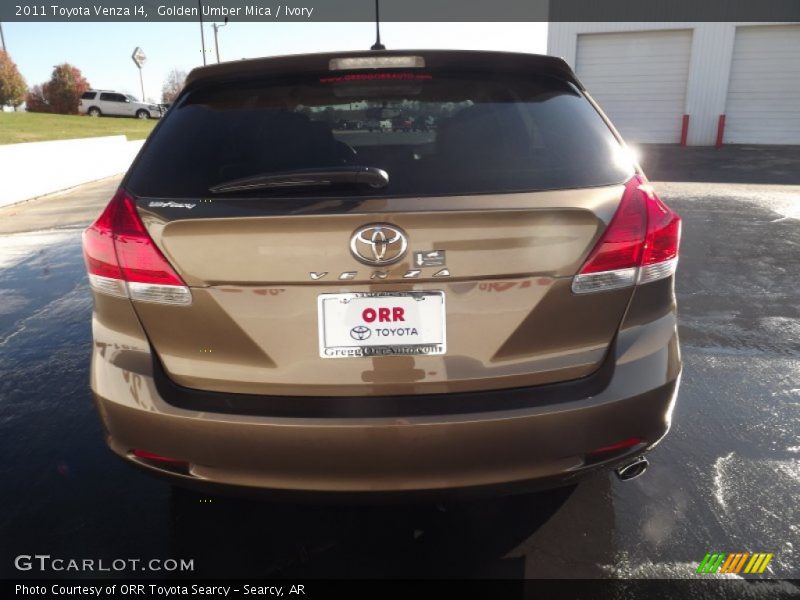 Golden Umber Mica / Ivory 2011 Toyota Venza I4