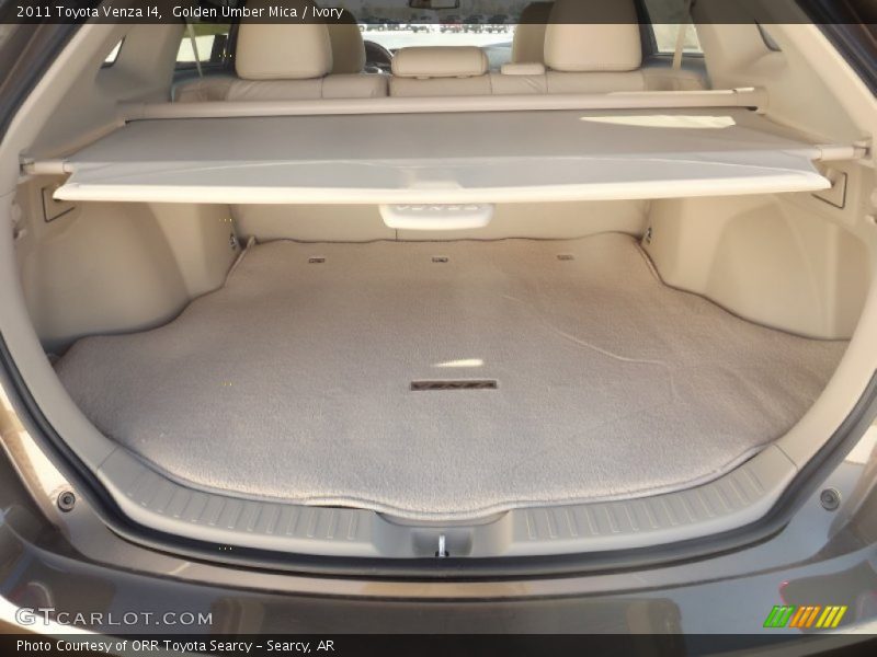 Golden Umber Mica / Ivory 2011 Toyota Venza I4