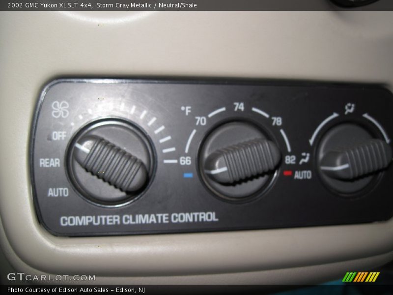 Storm Gray Metallic / Neutral/Shale 2002 GMC Yukon XL SLT 4x4